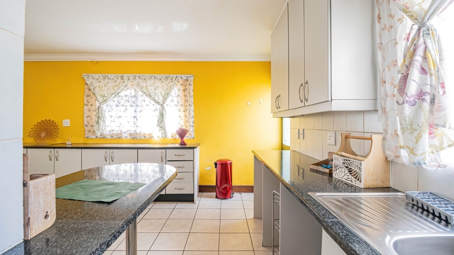 5 Bedroom Property for Sale in Glenvista Gauteng