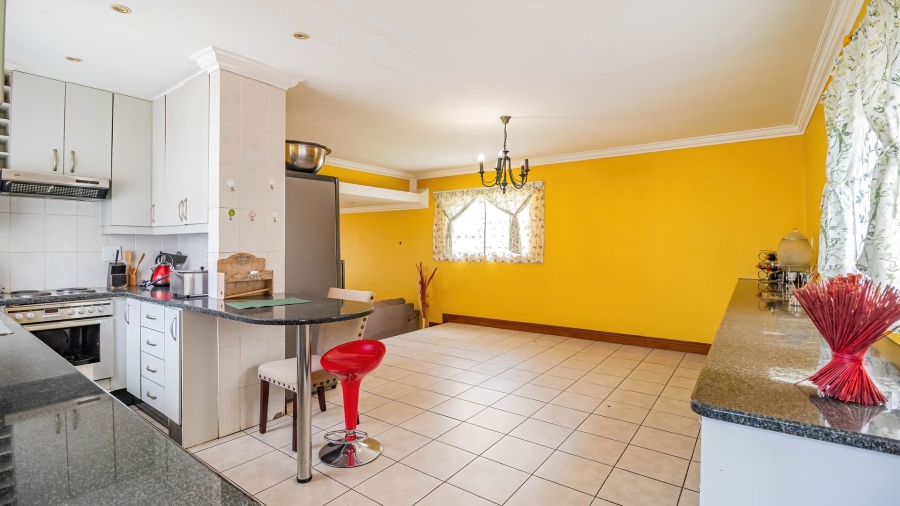 5 Bedroom Property for Sale in Glenvista Gauteng