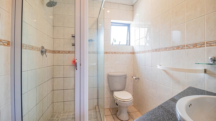 5 Bedroom Property for Sale in Glenvista Gauteng