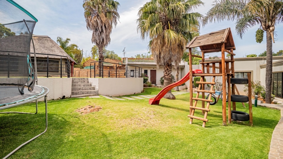 5 Bedroom Property for Sale in Glenvista Gauteng