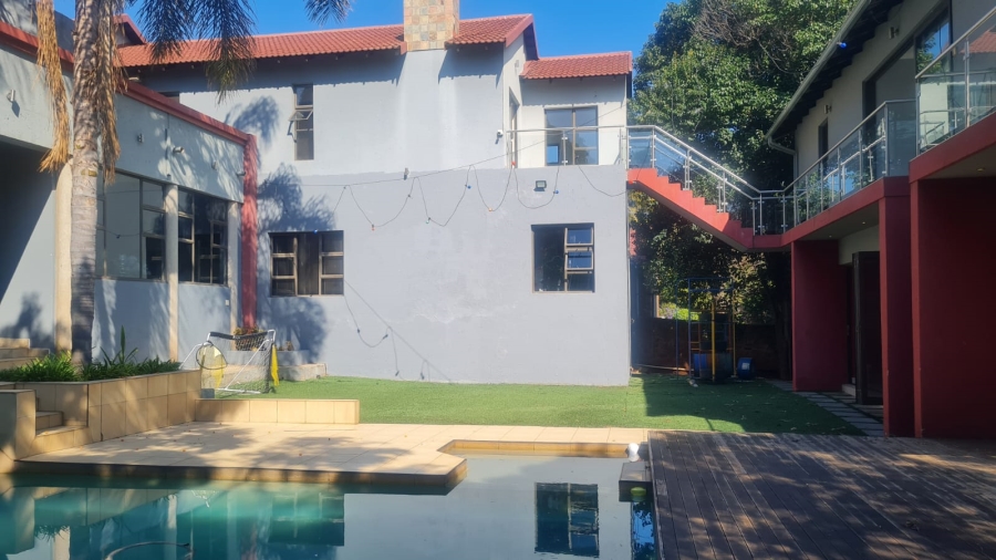7 Bedroom Property for Sale in Glenvista Gauteng