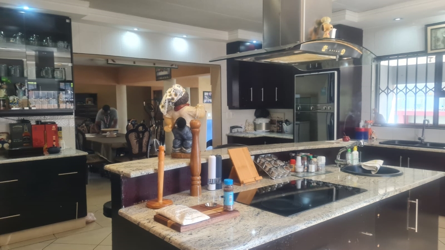 7 Bedroom Property for Sale in Glenvista Gauteng