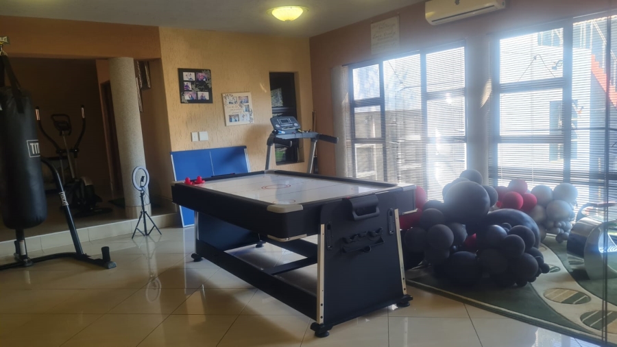 7 Bedroom Property for Sale in Glenvista Gauteng