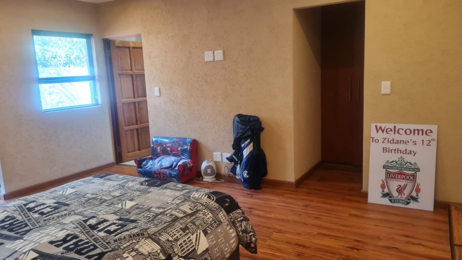7 Bedroom Property for Sale in Glenvista Gauteng