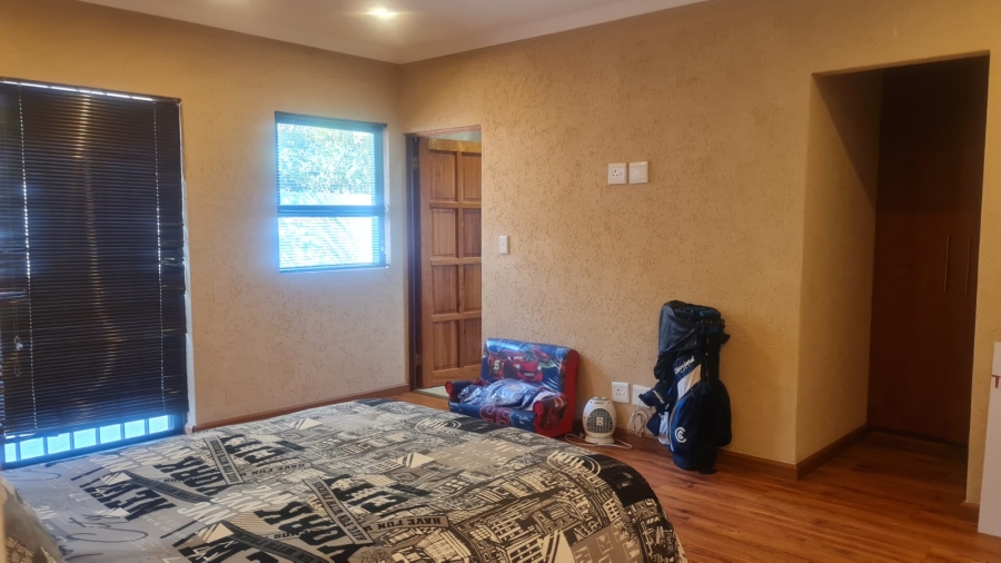 7 Bedroom Property for Sale in Glenvista Gauteng