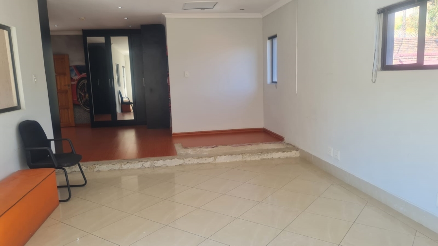 7 Bedroom Property for Sale in Glenvista Gauteng