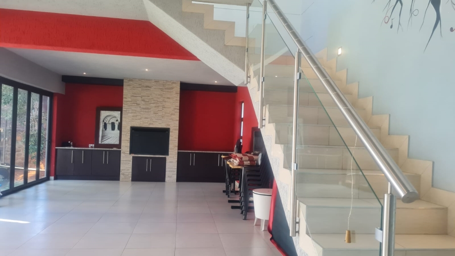 7 Bedroom Property for Sale in Glenvista Gauteng