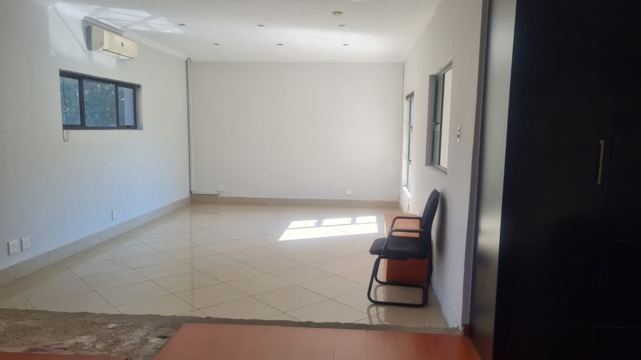 7 Bedroom Property for Sale in Glenvista Gauteng