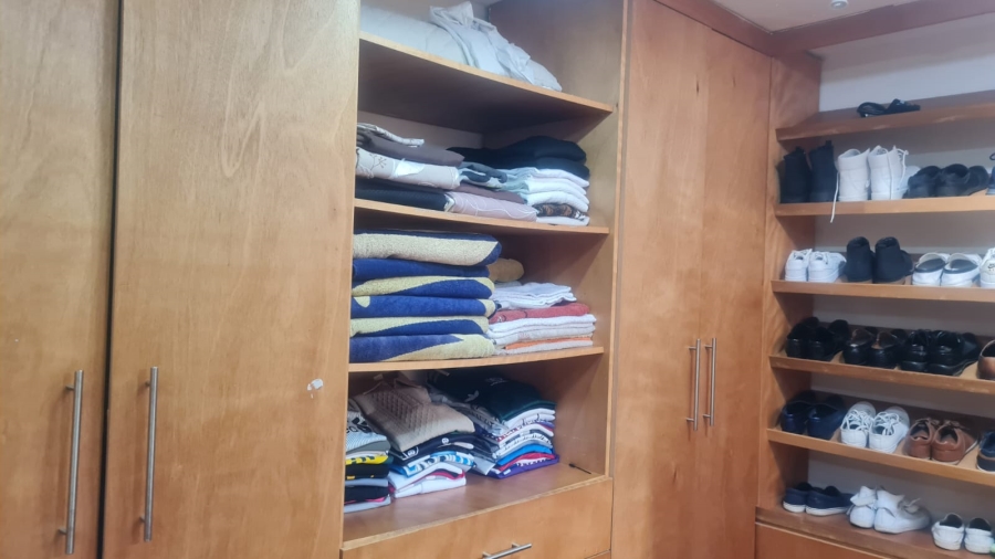 7 Bedroom Property for Sale in Glenvista Gauteng