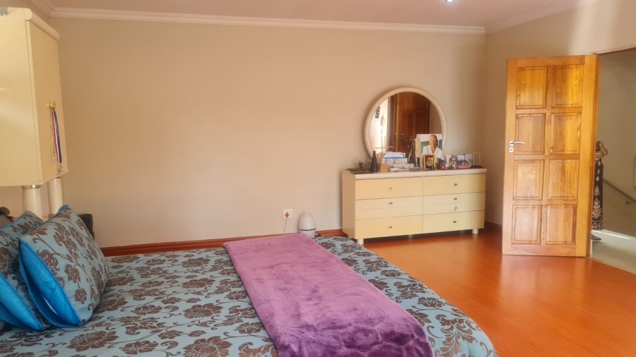 7 Bedroom Property for Sale in Glenvista Gauteng