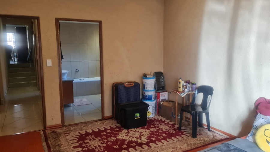 7 Bedroom Property for Sale in Glenvista Gauteng