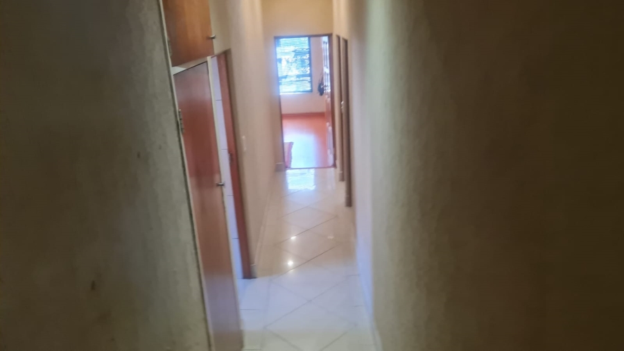 7 Bedroom Property for Sale in Glenvista Gauteng