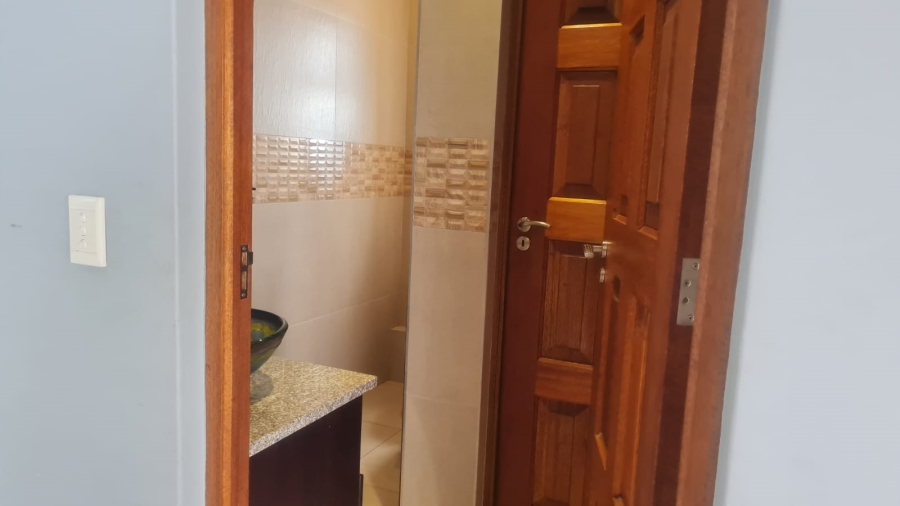 7 Bedroom Property for Sale in Glenvista Gauteng