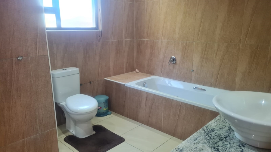 7 Bedroom Property for Sale in Glenvista Gauteng