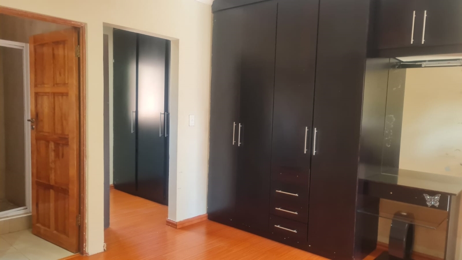 7 Bedroom Property for Sale in Glenvista Gauteng