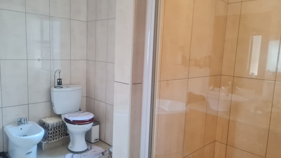 7 Bedroom Property for Sale in Glenvista Gauteng