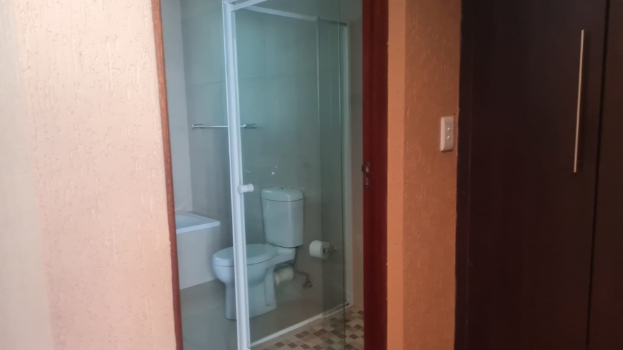 7 Bedroom Property for Sale in Glenvista Gauteng