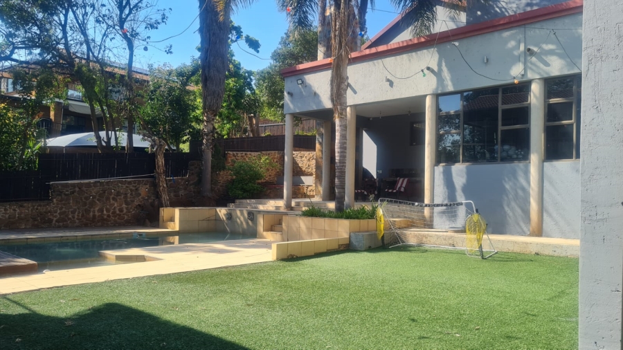 7 Bedroom Property for Sale in Glenvista Gauteng