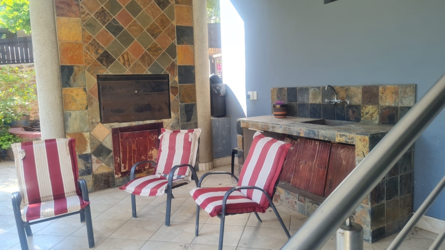7 Bedroom Property for Sale in Glenvista Gauteng