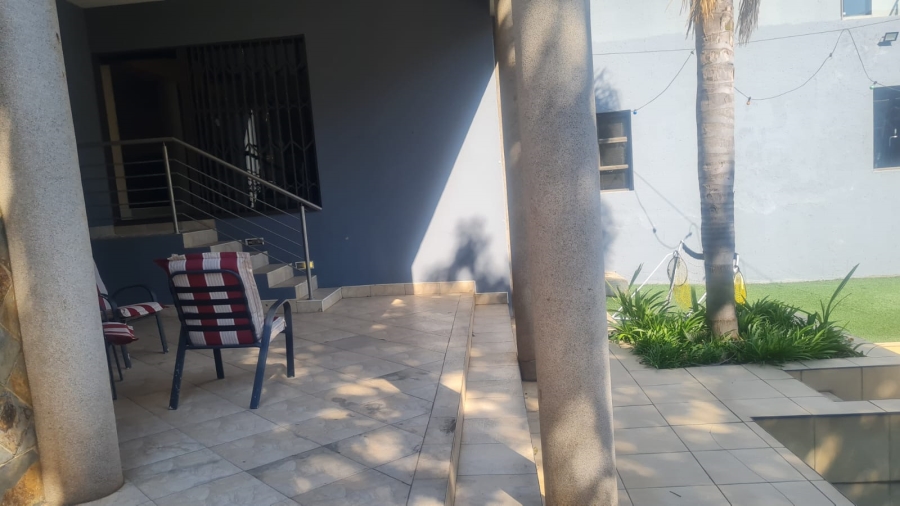 7 Bedroom Property for Sale in Glenvista Gauteng