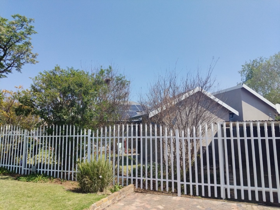 4 Bedroom Property for Sale in Cinderella Gauteng
