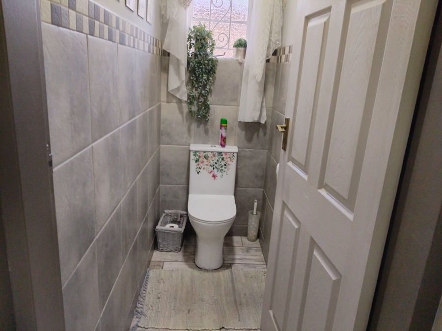 4 Bedroom Property for Sale in Cinderella Gauteng