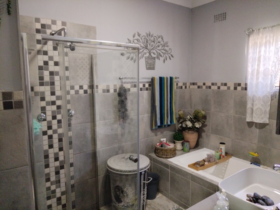 4 Bedroom Property for Sale in Cinderella Gauteng