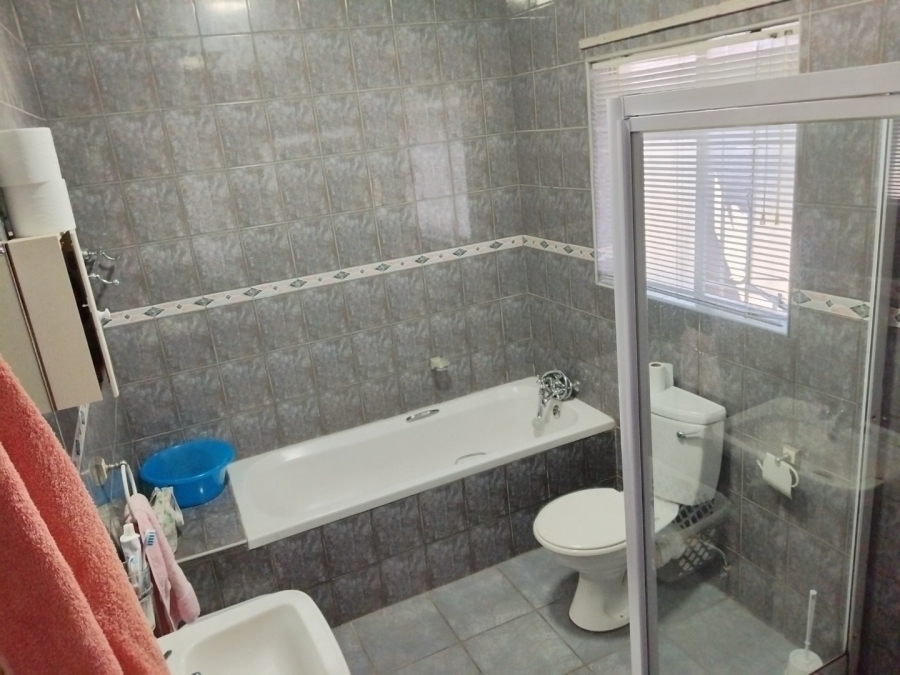 4 Bedroom Property for Sale in Cinderella Gauteng