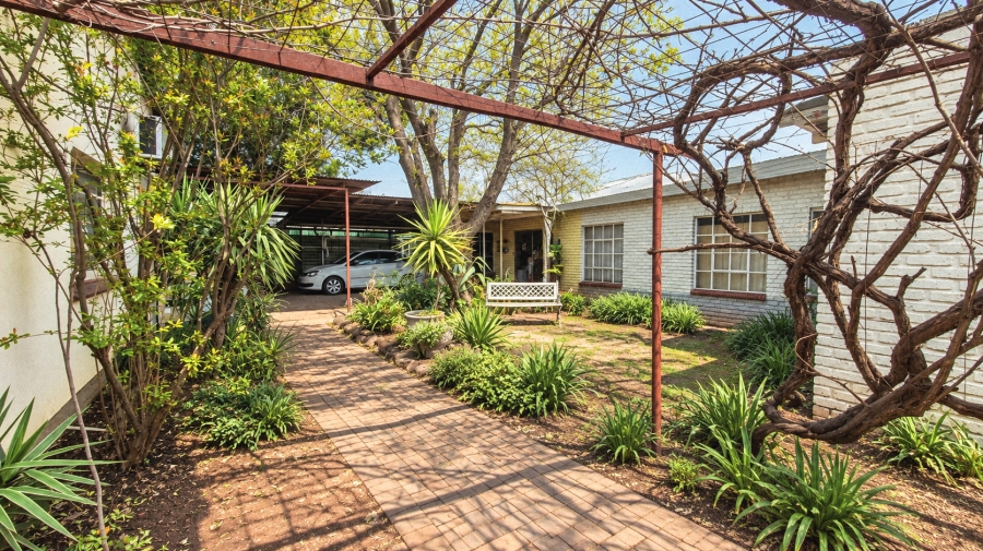 3 Bedroom Property for Sale in Kookrus Gauteng