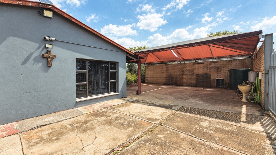 3 Bedroom Property for Sale in Kookrus Gauteng