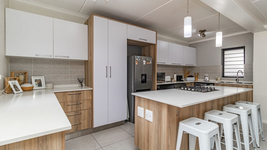 2 Bedroom Property for Sale in Modderfontein Gauteng