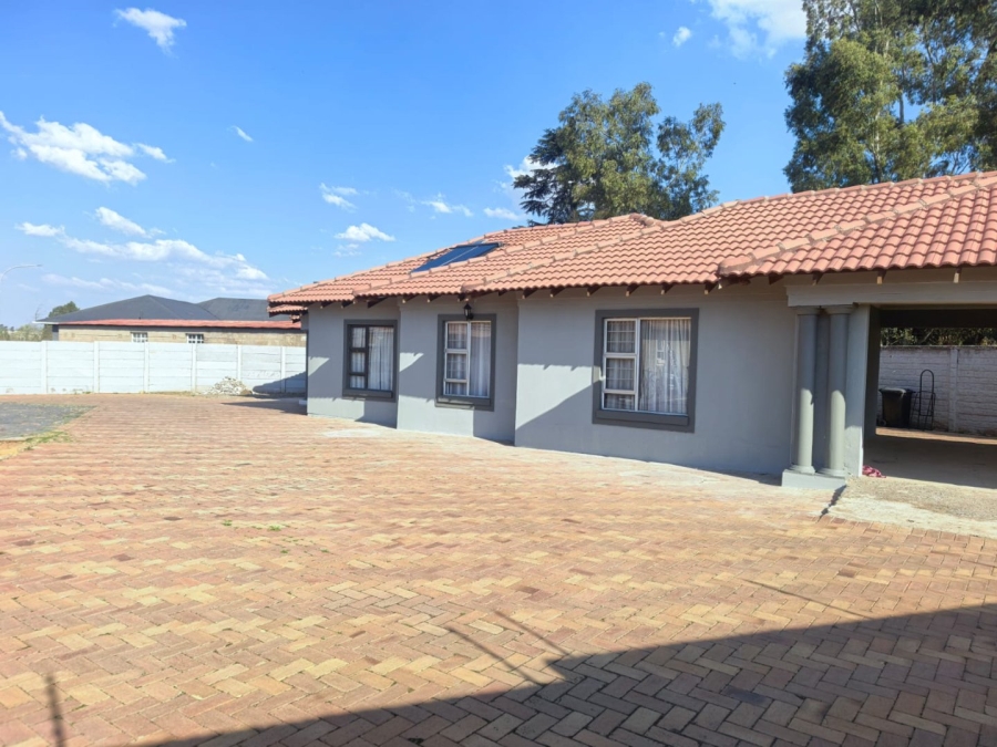 3 Bedroom Property for Sale in Strubenvale Gauteng