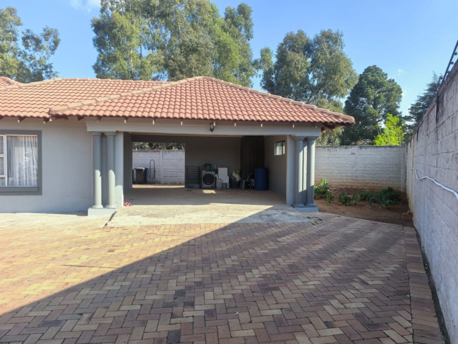 3 Bedroom Property for Sale in Strubenvale Gauteng
