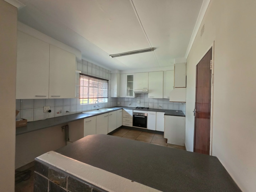 3 Bedroom Property for Sale in Bonaero Park Gauteng
