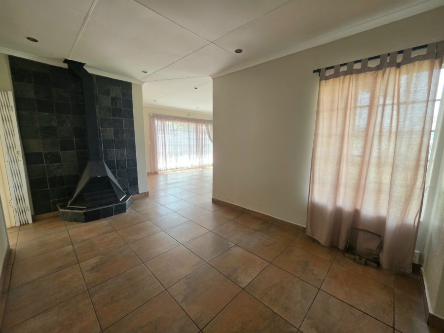 3 Bedroom Property for Sale in Bonaero Park Gauteng