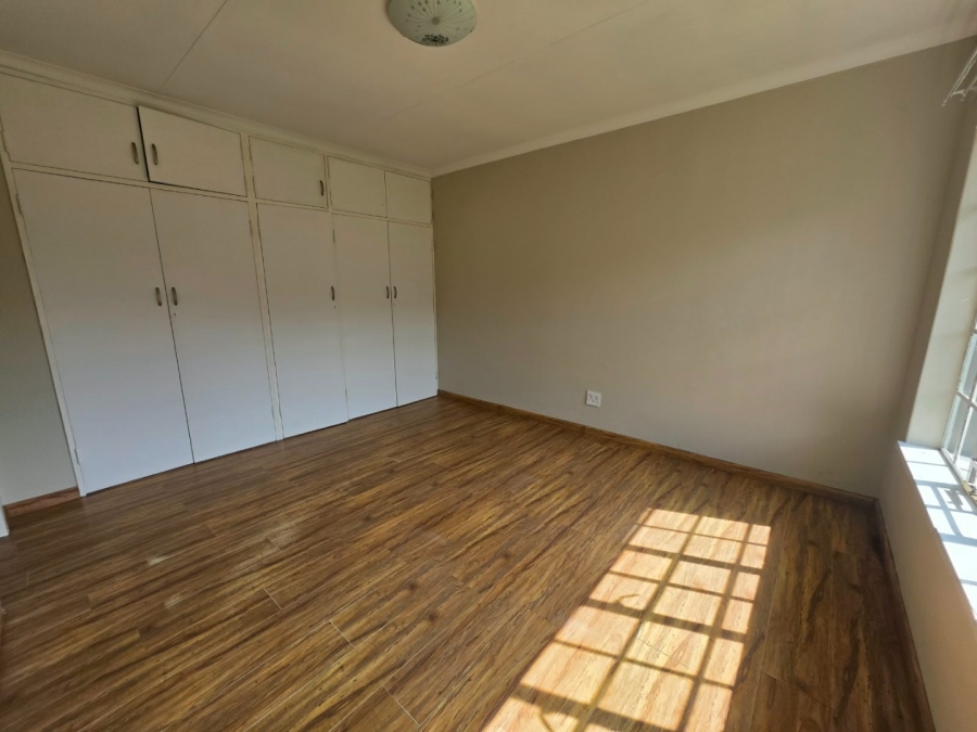 3 Bedroom Property for Sale in Bonaero Park Gauteng