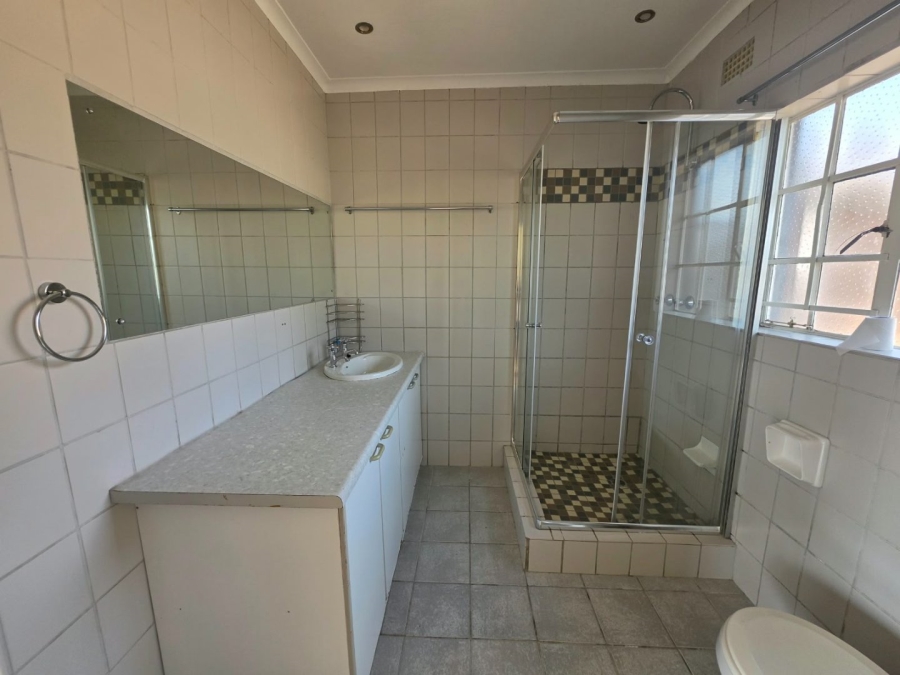 3 Bedroom Property for Sale in Bonaero Park Gauteng