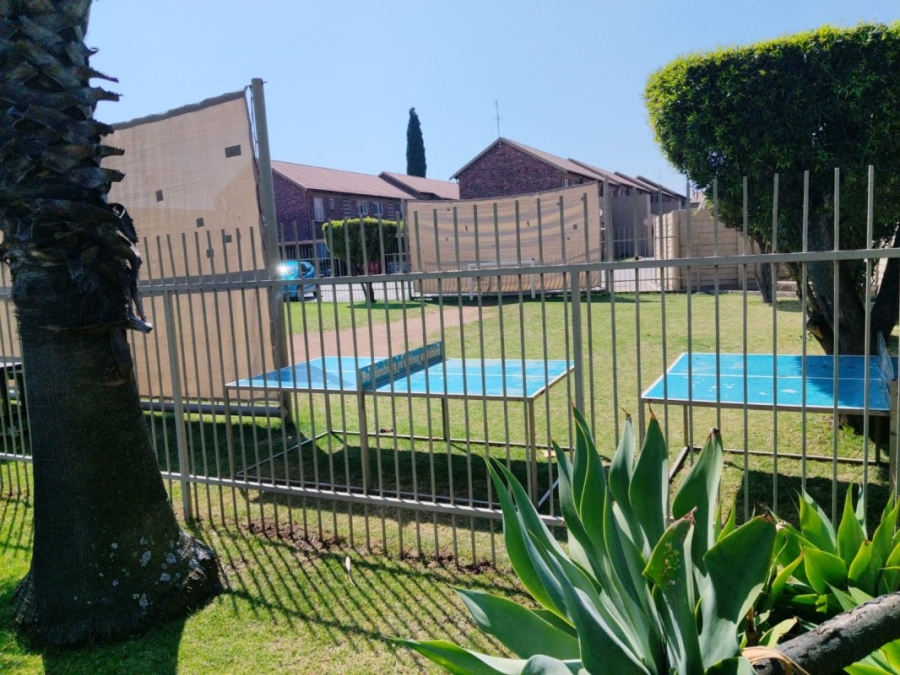 2 Bedroom Property for Sale in Eden Glen Gauteng