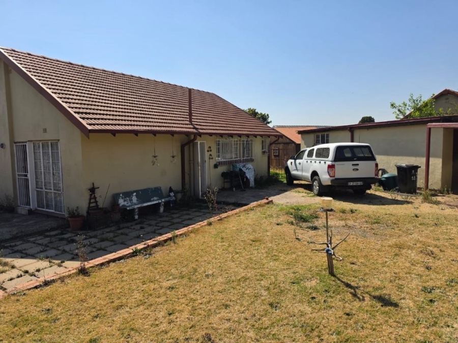 3 Bedroom Property for Sale in Bonaero Park Gauteng