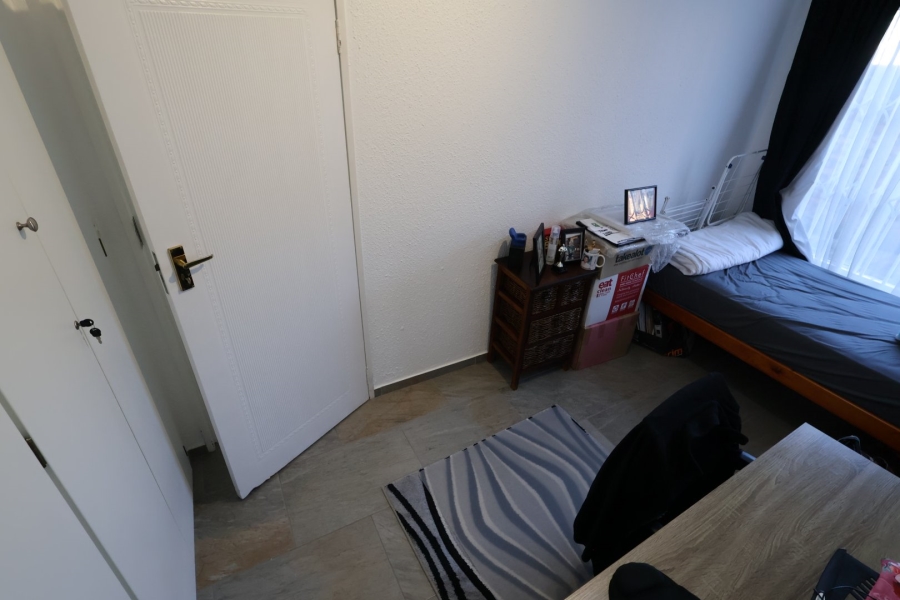To Let 2 Bedroom Property for Rent in Glenvista Gauteng