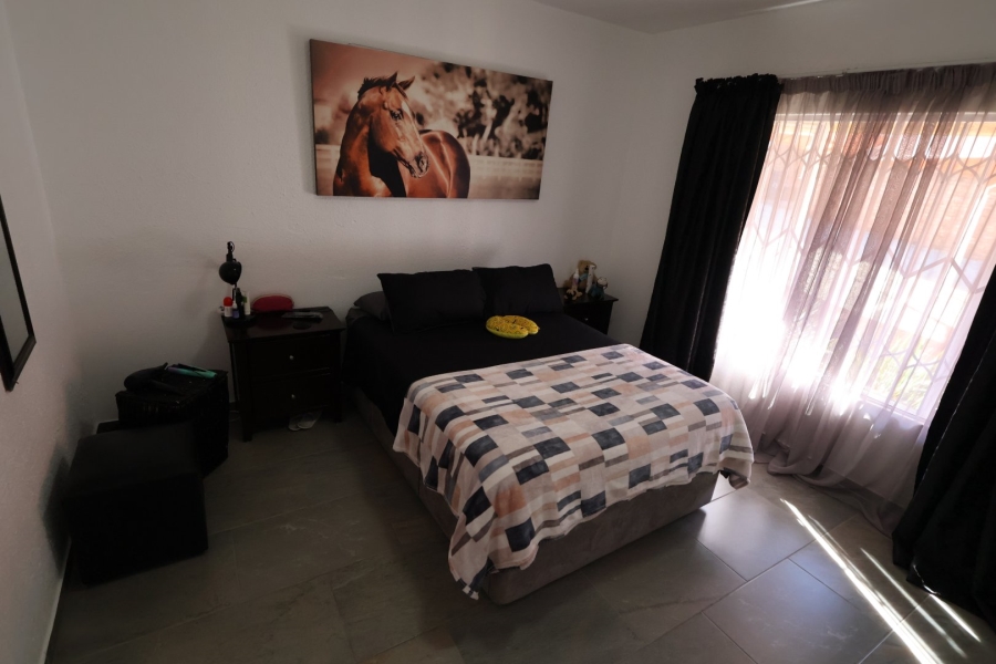 To Let 2 Bedroom Property for Rent in Glenvista Gauteng