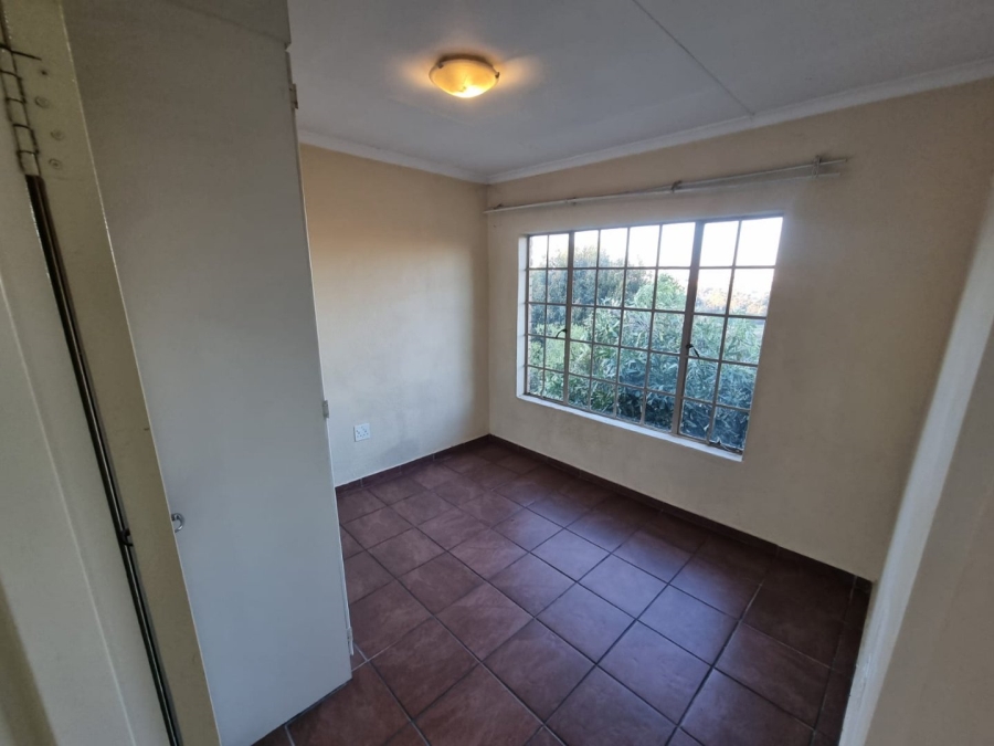 To Let 3 Bedroom Property for Rent in Elandspark Gauteng