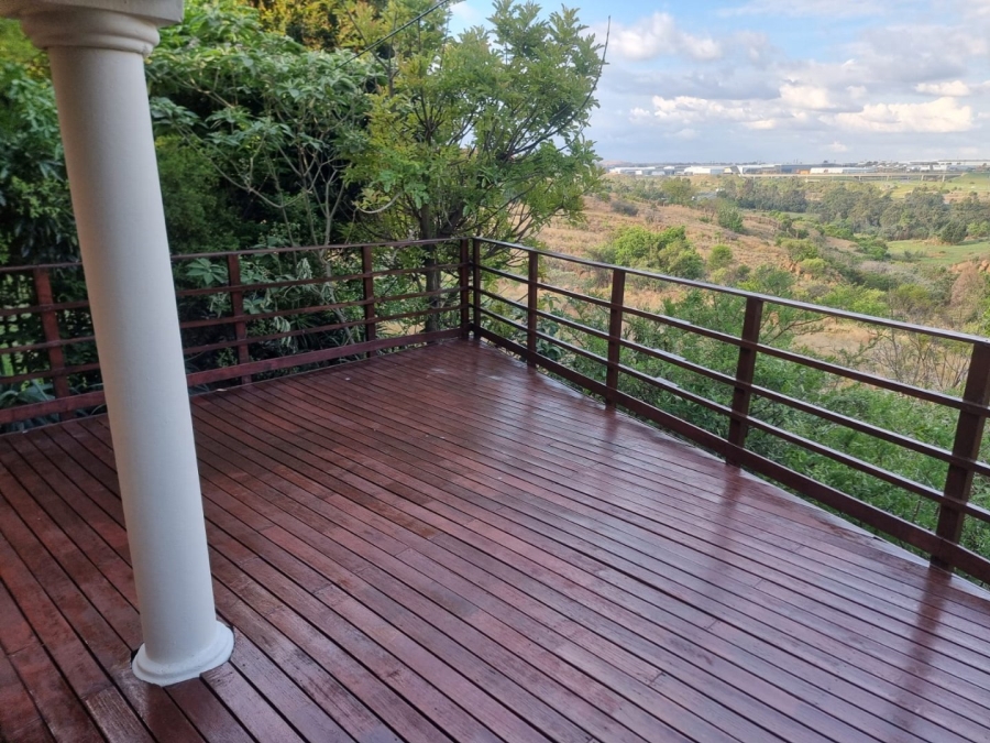 To Let 3 Bedroom Property for Rent in South Crest Gauteng