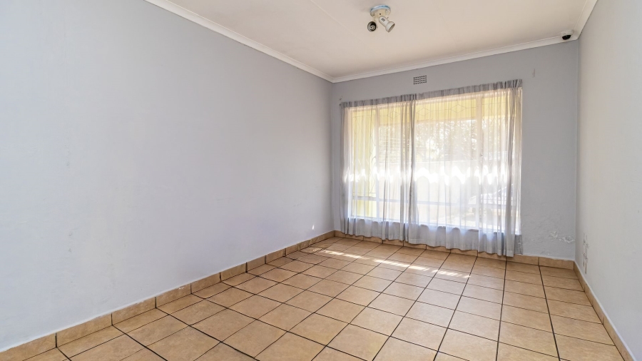 7 Bedroom Property for Sale in Allen Grove Gauteng