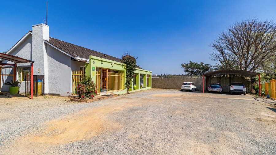 7 Bedroom Property for Sale in Allen Grove Gauteng
