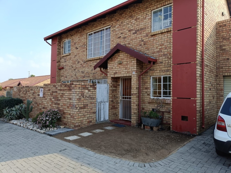 2 Bedroom Property for Sale in The Reeds Gauteng