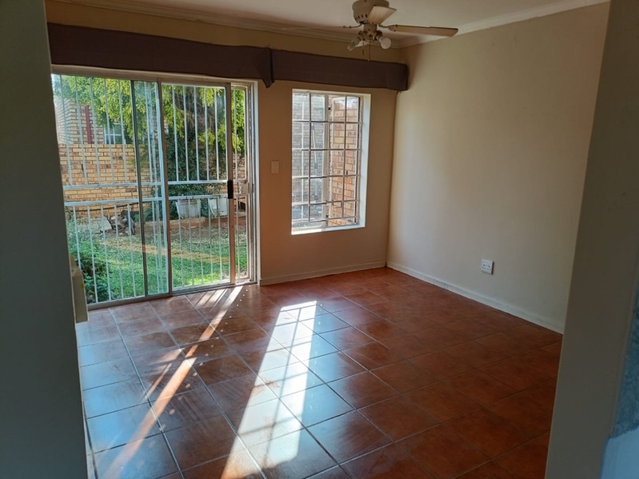 2 Bedroom Property for Sale in The Reeds Gauteng