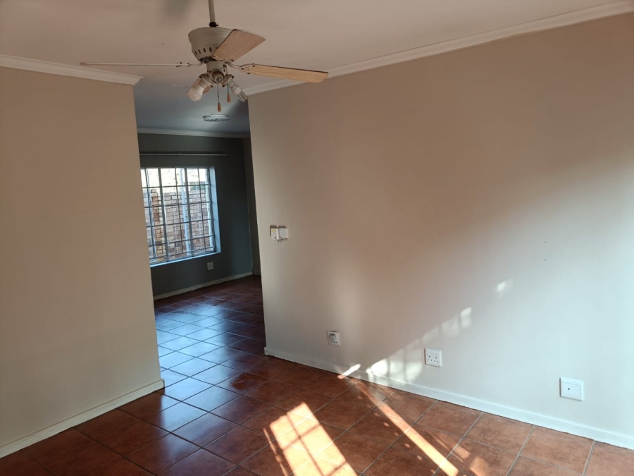 2 Bedroom Property for Sale in The Reeds Gauteng
