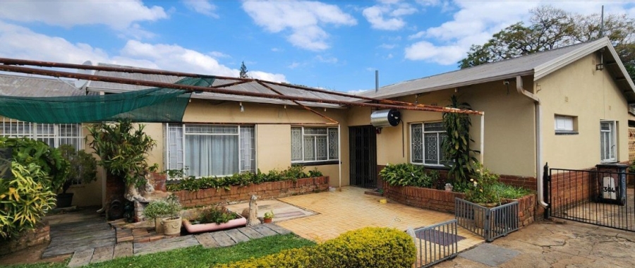 6 Bedroom Property for Sale in Pretoria North Gauteng