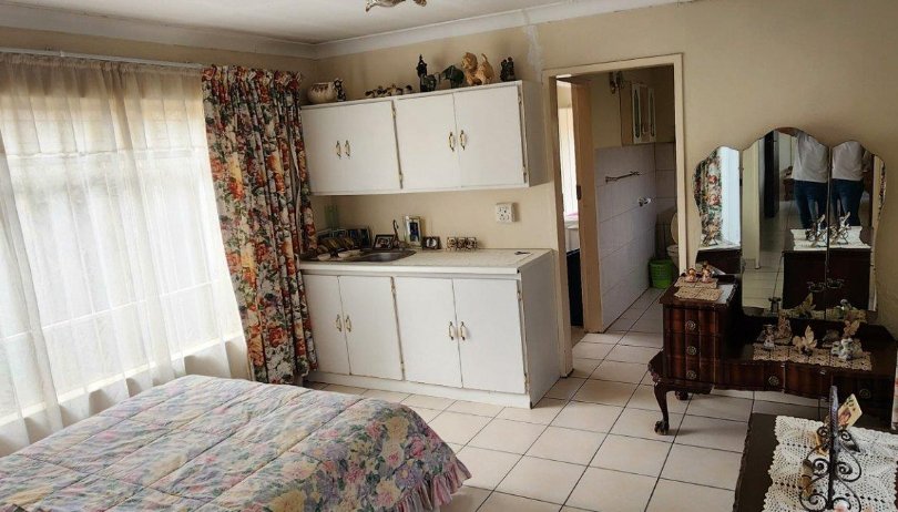 6 Bedroom Property for Sale in Pretoria North Gauteng